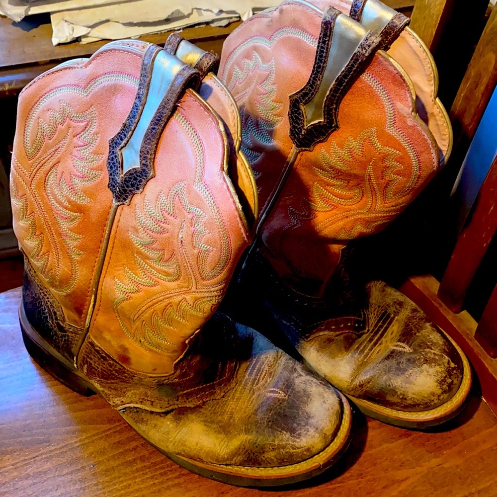 Fatboy Ariat 8b old cowboy boots
